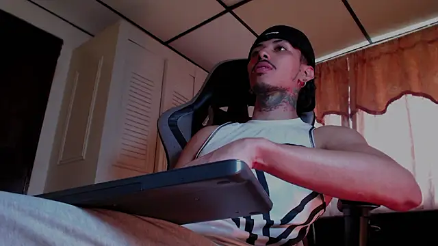 D3v1L88: онлайн-секс-чат