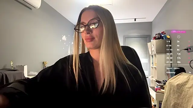 SoftnessMila Live XXX-Chat