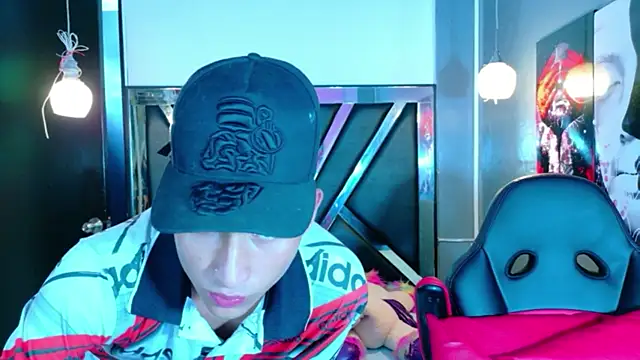 Show modela EstevenBrown1 na web-kameri