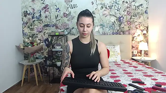 RoseDiamond06: онлайн-секс-чат