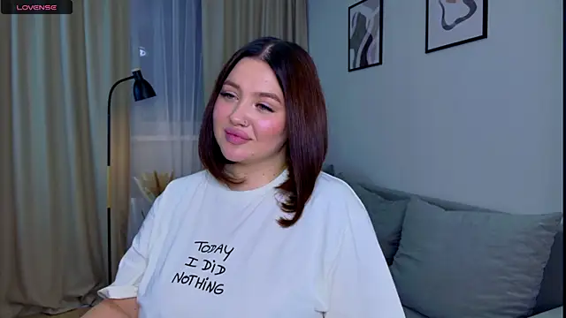 KylieLips: онлайн-секс-чат