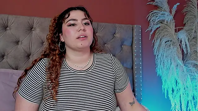 Show modela ari_rouse_ na web-kameri