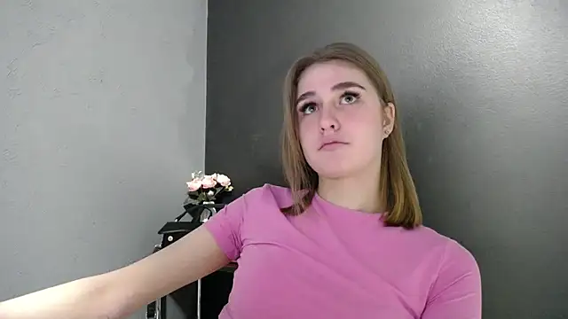 Sunny_siren Adlı Modelin Canlı XXX Sohbeti