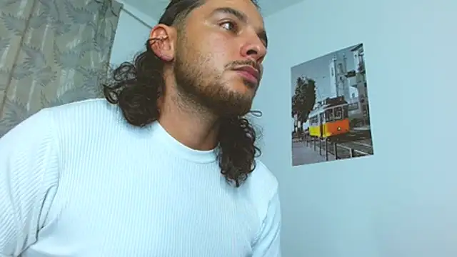 tuyo1995 élő XXX-chatje