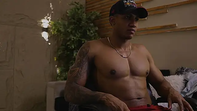 Logan_Varela élő XXX-chatje