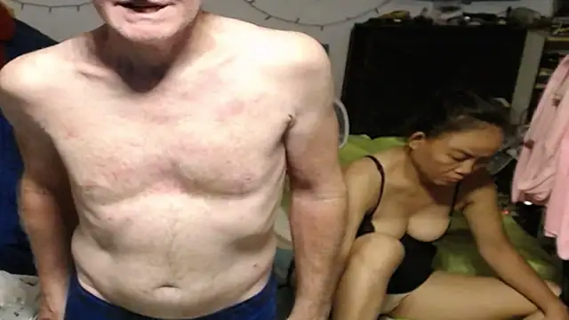 แชท XXX สดของ 1CuteAndSexy69