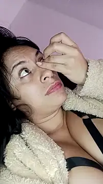 Valentinhaa Adlı Modelin Canlı XXX Sohbeti