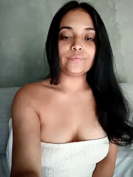 _Estrellita_ Adlı Modelin Canlı XXX Sohbeti