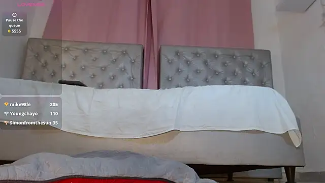 angiellam: απευθείας συνομιλία ΧΧΧ