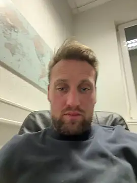 Show modela lovefuess na web-kameri