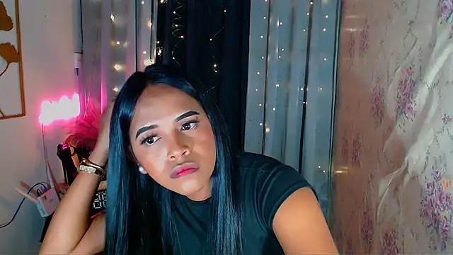 Lorainnelustts Chat XXX live