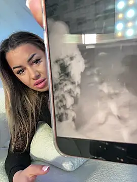 دردشة KirstieVegas الجنسية  المباشرة