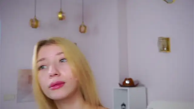 SunnivaCovil Chat XXX in diretta