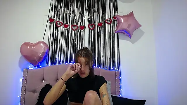 XXX chat uživo modela emily_cooper_pym