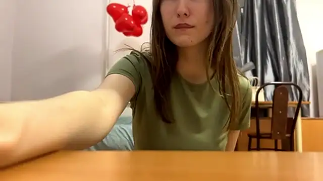 แชท XXX สดของ VickieKush