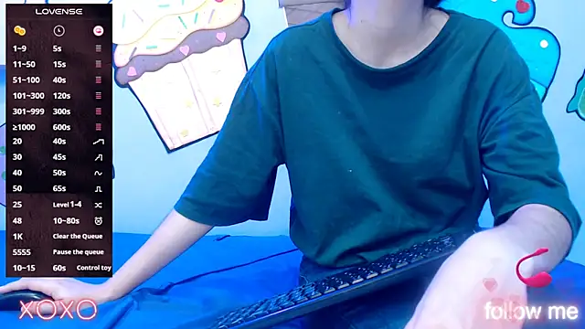 skinnykalitzo18 live XXX chat