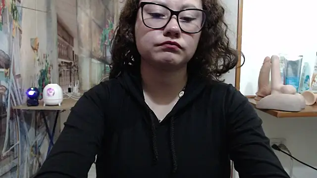 Chat XXX en directo de curly_greeneyed