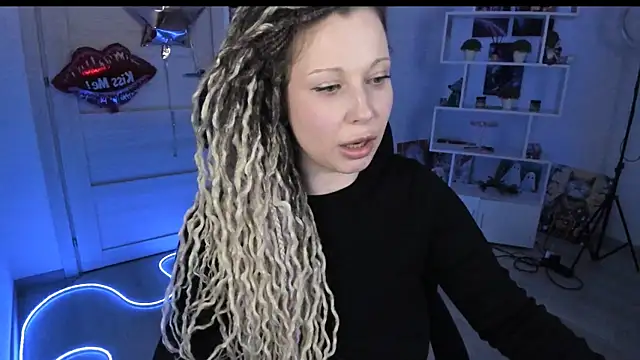 HoneySallyMoore Adlı Modelin Canlı XXX Sohbeti