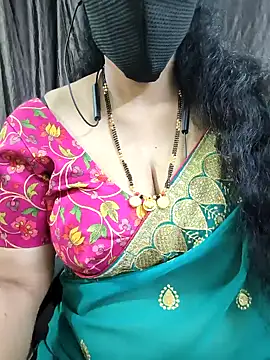 Chat XXX ao vivo de bhuvana_555