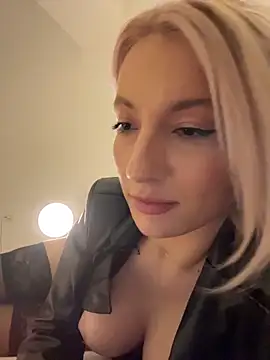 XXX chat uživo modela Ella_Charm