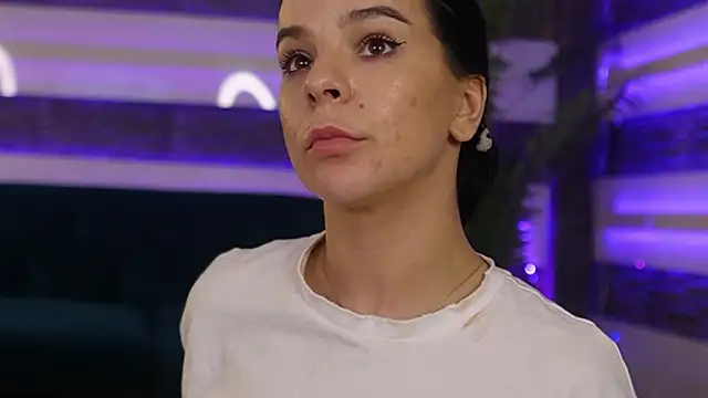 XXX chat uživo modela SkyMusee_