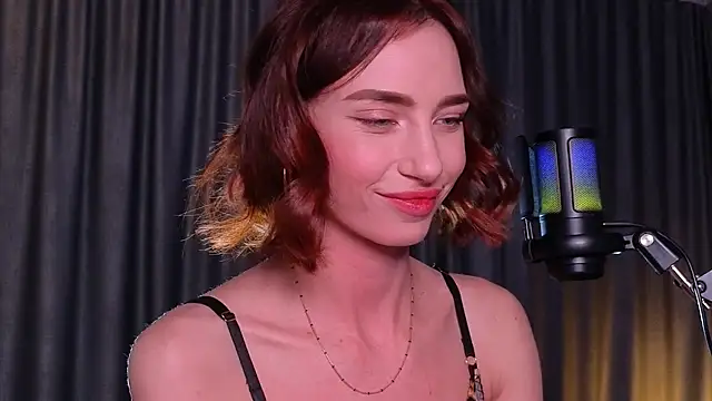 GeraTender1 Adlı Modelin Canlı XXX Sohbeti