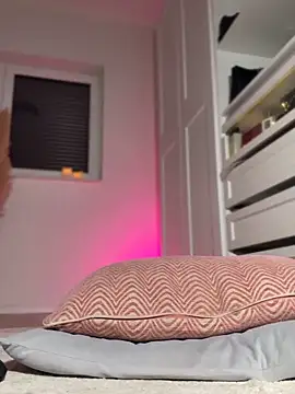 HotBella- Live XXX Chat