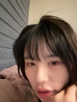 XXX chat uživo modela tangju7