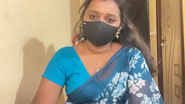 Tanuja-Sexy: онлайн-секс-чат