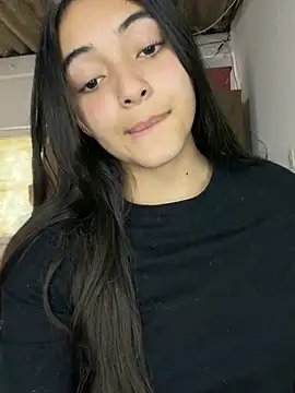 _tina_9 Adlı Modelin Canlı XXX Sohbeti