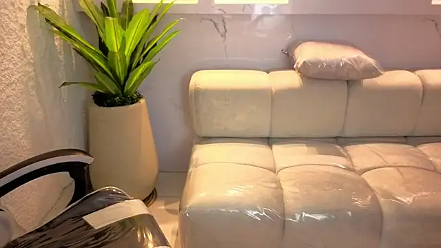 Chatroom XXX en direct de emily__tp