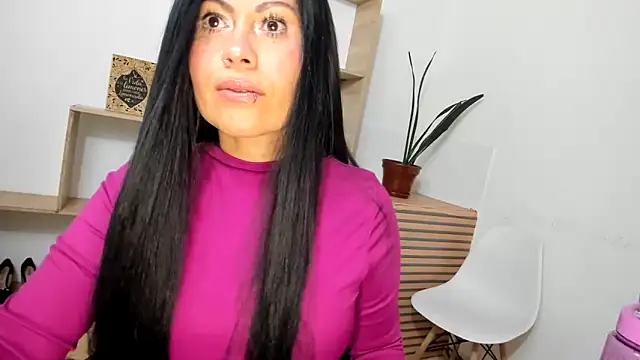 Tania_mature Adlı Modelin Canlı XXX Sohbeti