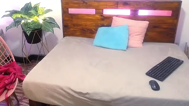 Yeseniaa25_ Live XXX-Chat