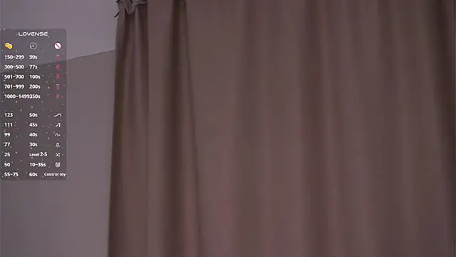 EffieHenri 现场XXX聊天