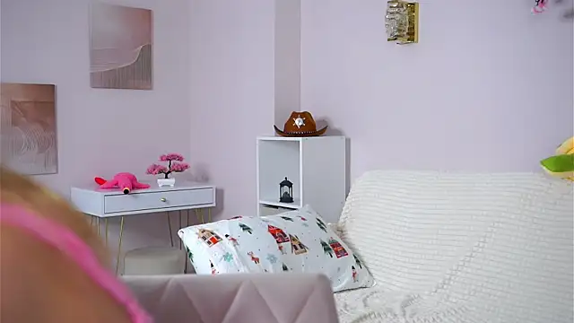 SunnivaCovil Live XXX Chat