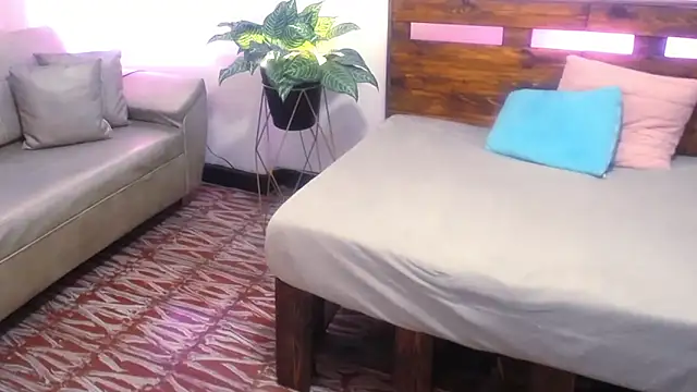 Yeseniaa25_ élő XXX-chatje