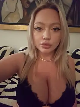 แชท XXX สดของ misstitmouseofficial