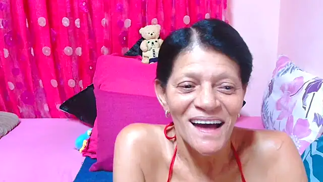 SLUTTYROXY élő XXX-chatje