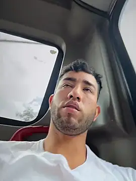 liam_bronw Show in webcam