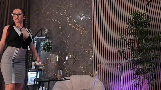 KimP0ssible's Live XXX Chat