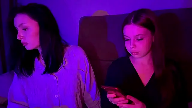 PinkClouds_のライブXXXチャット