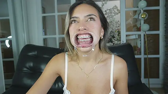 foxy_zoe: онлайн-секс-чат