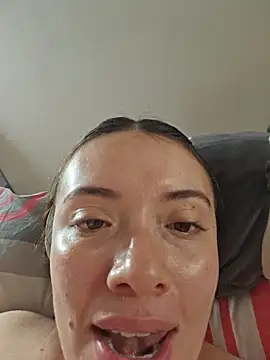 valery_mora 现场XXX聊天