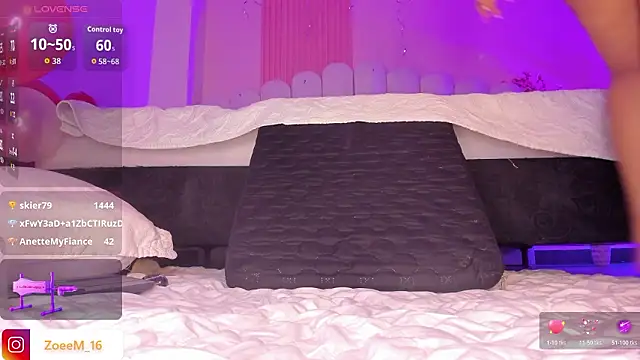 Zoe1_2's Webcam Show