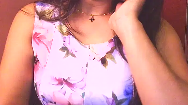 Night__blOOms' Live XXX Chat