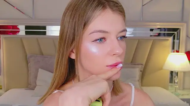 MeganMour's Live XXX Chat