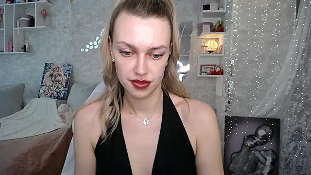 NickyAdamidi élő XXX-chatje