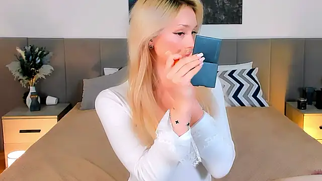 SugarWhisper's Live XXX Chat