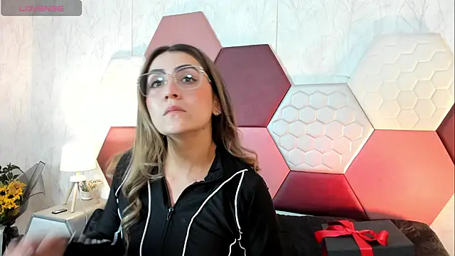 AriaRous élő XXX-chatje