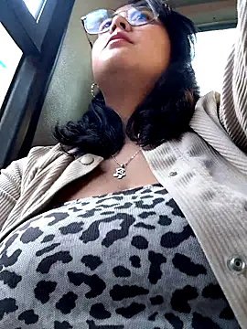 Mari-98 Chat XXX live